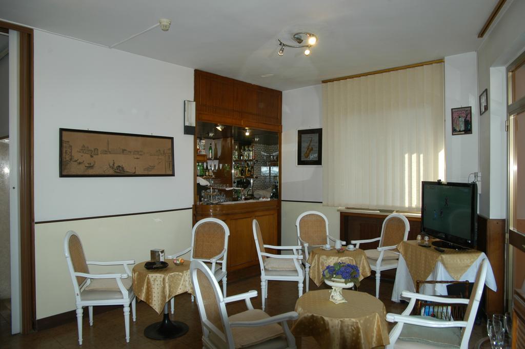 Amica Hotel Салсомаджоре Терме Екстериор снимка